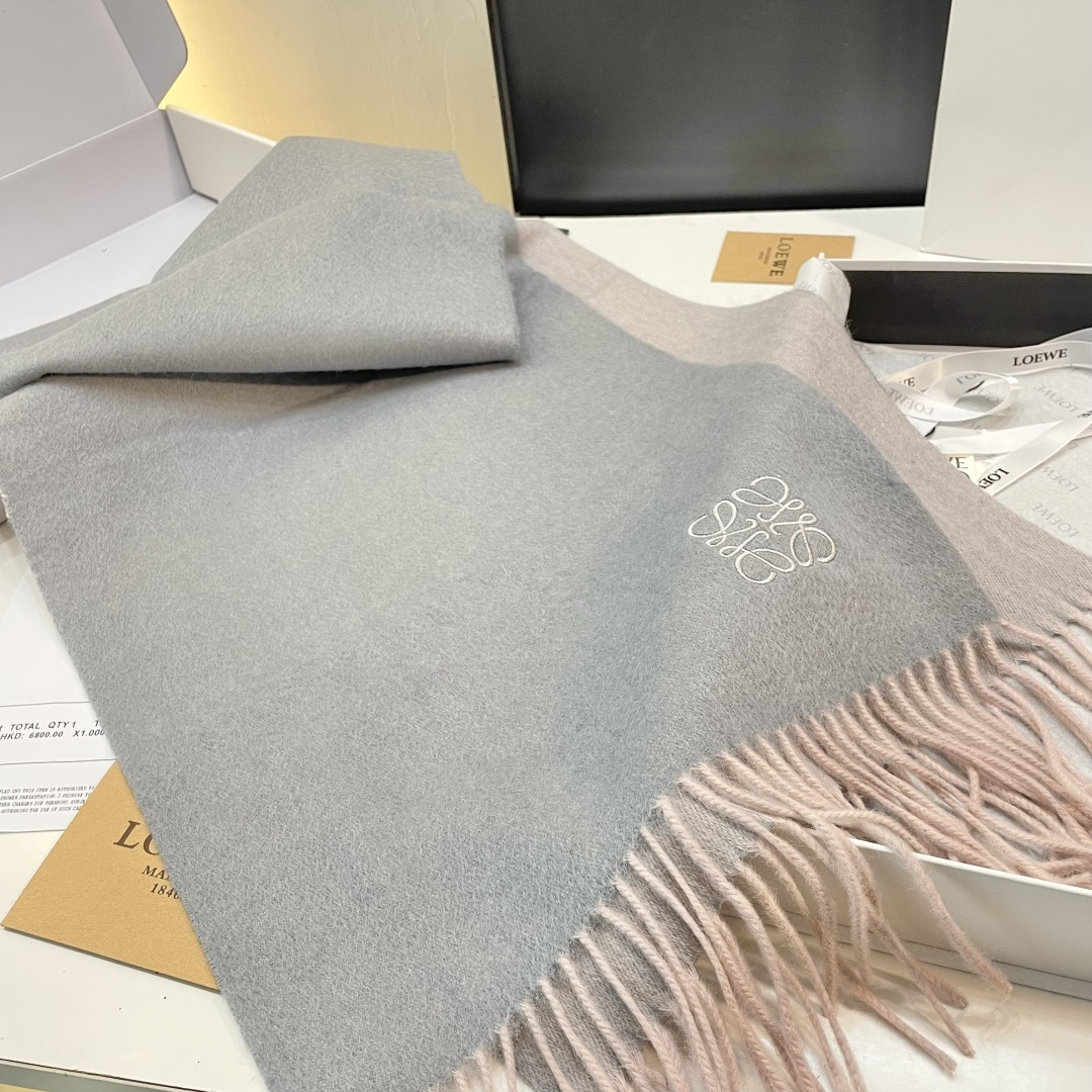 Loewe罗意威今年最新的订单(讲真，送人自用百分推荐)SviP推荐(自留.品质绝对放心).真心觉得可以