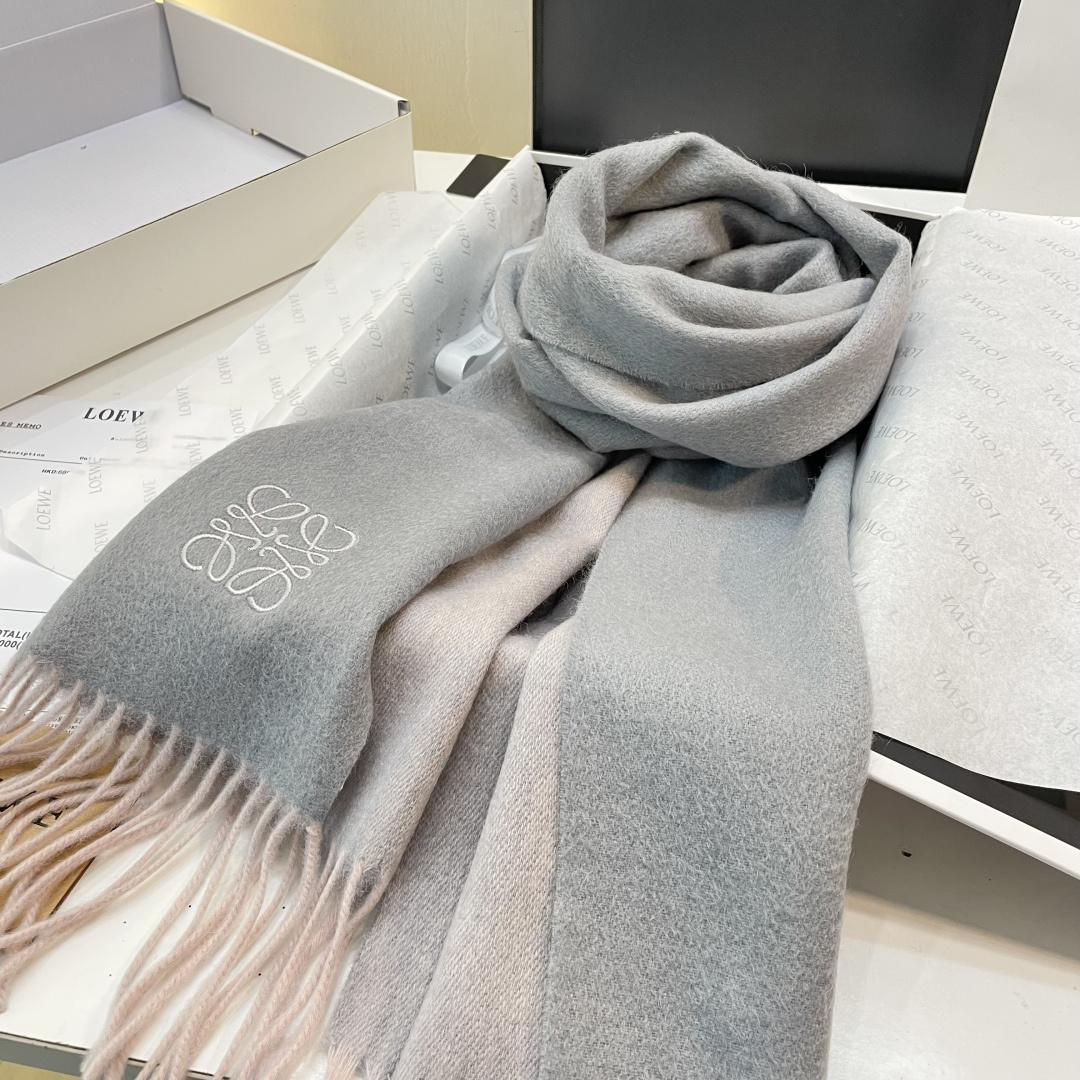 Loewe罗意威今年最新的订单(讲真，送人自用百分推荐)SviP推荐(自留.品质绝对放心).真心觉得可以