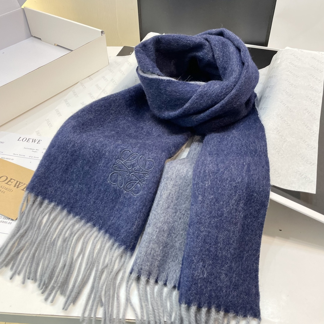 Loewe罗意威今年最新的订单(讲真，送人自用百分推荐)SviP推荐(自留.品质绝对放心).真心觉得可以