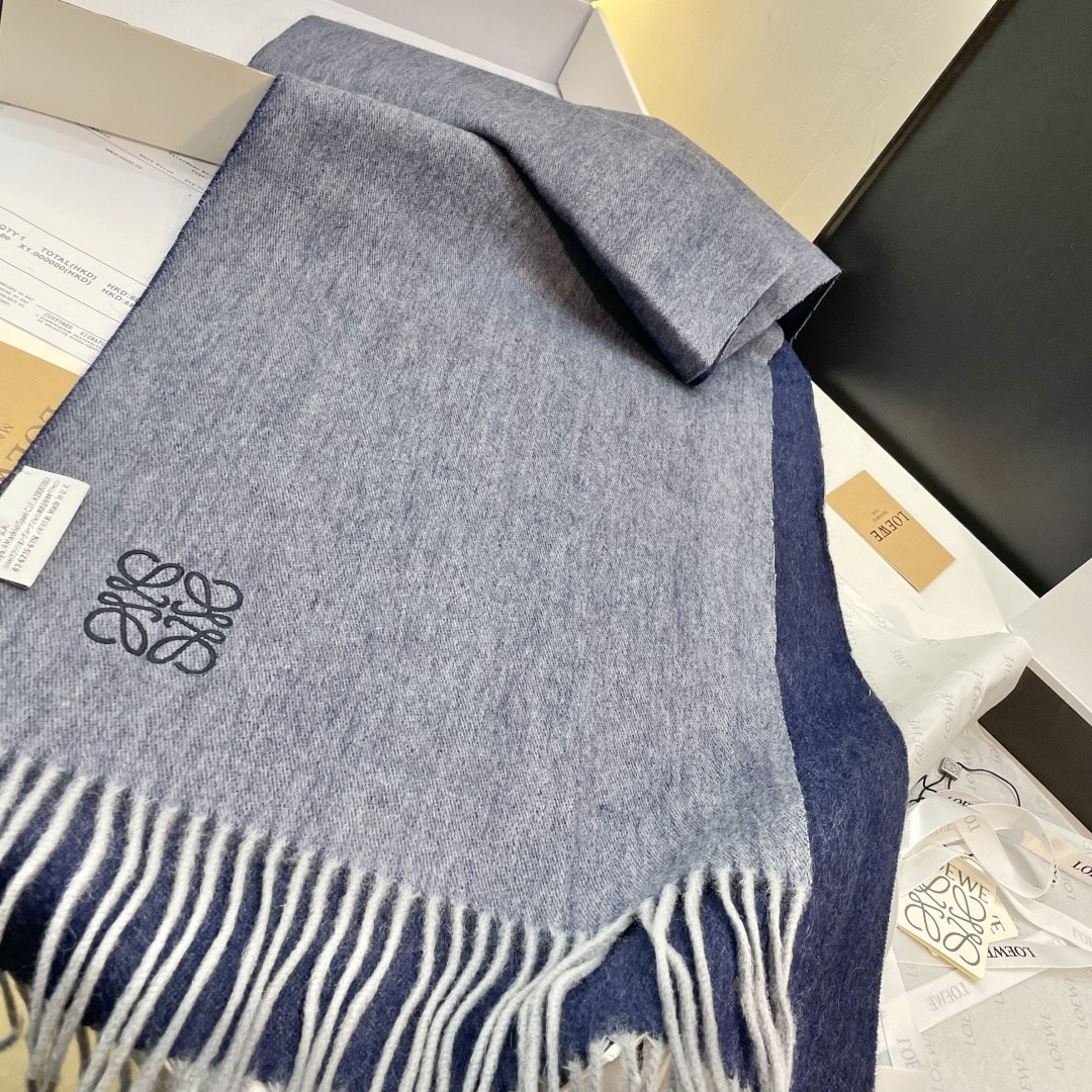 Loewe罗意威今年最新的订单(讲真，送人自用百分推荐)SviP推荐(自留.品质绝对放心).真心觉得可以