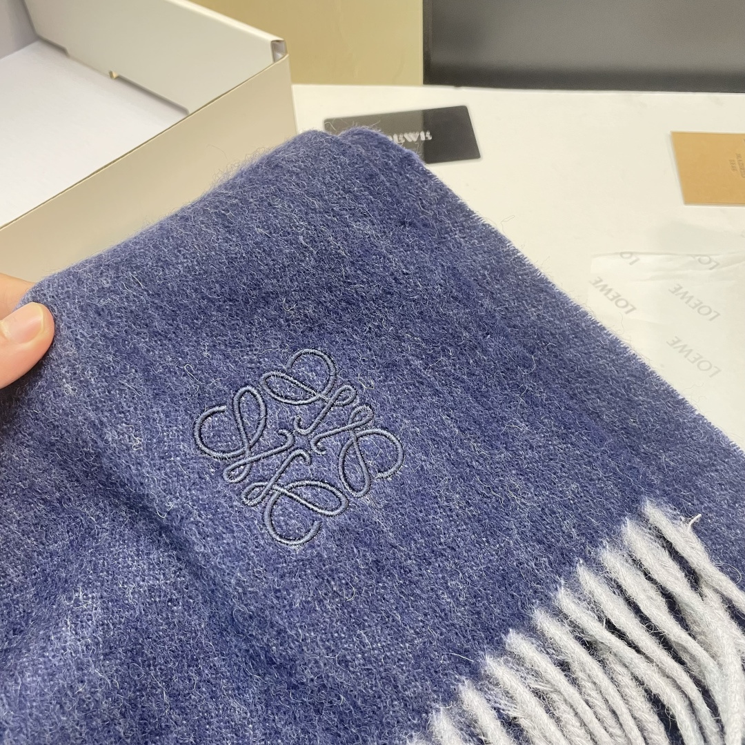 Loewe罗意威今年最新的订单(讲真，送人自用百分推荐)SviP推荐(自留.品质绝对放心).真心觉得可以