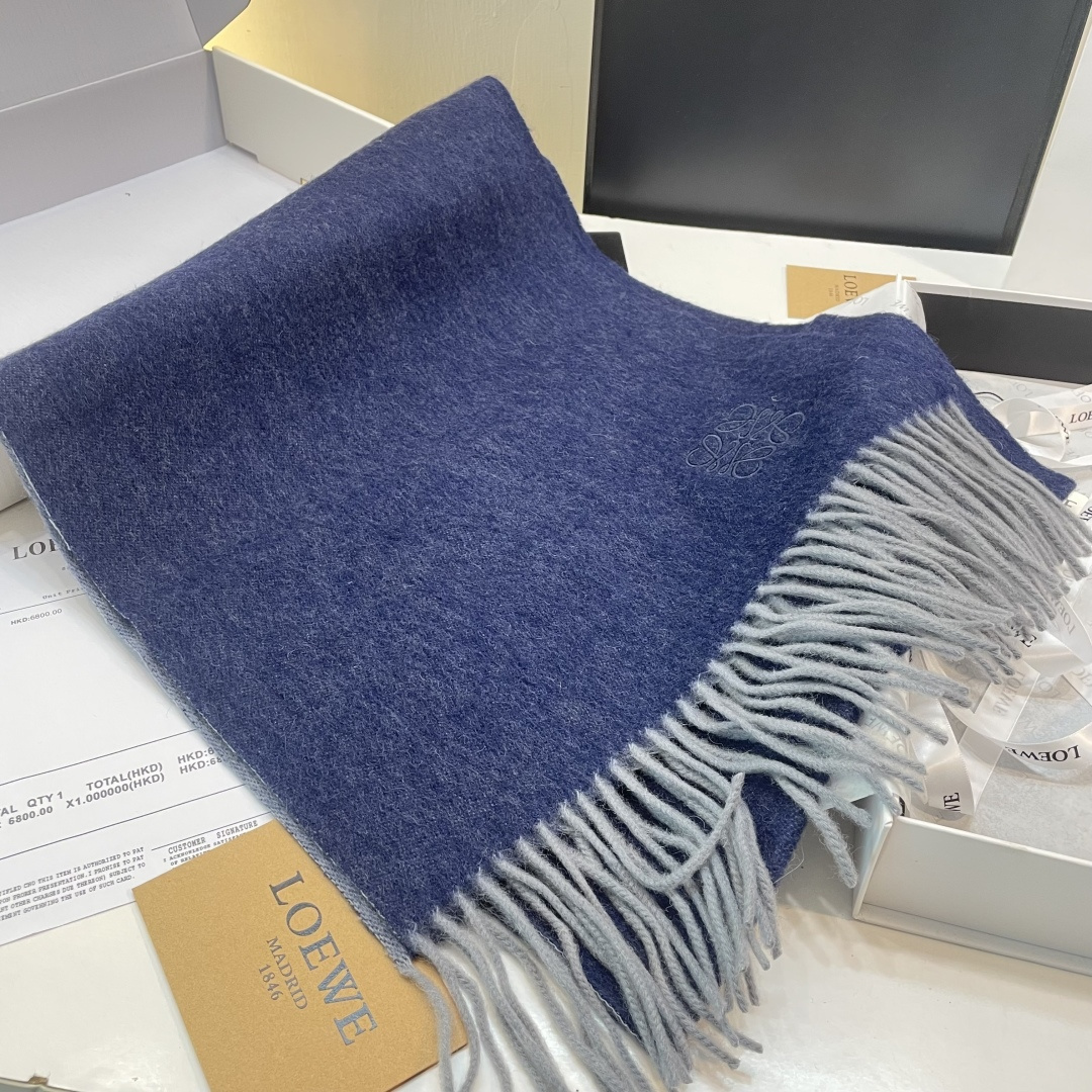 Loewe罗意威今年最新的订单(讲真，送人自用百分推荐)SviP推荐(自留.品质绝对放心).真心觉得可以