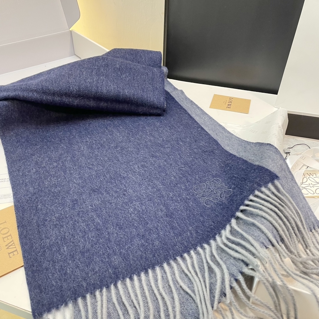 Loewe罗意威今年最新的订单(讲真，送人自用百分推荐)SviP推荐(自留.品质绝对放心).真心觉得可以