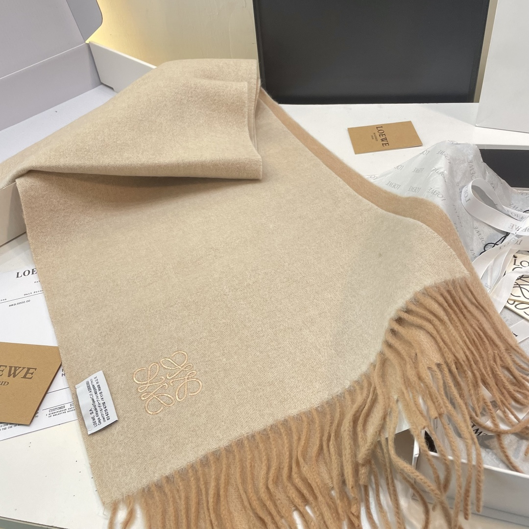 Loewe罗意威今年最新的订单(讲真，送人自用百分推荐)SviP推荐(自留.品质绝对放心).真心觉得可以