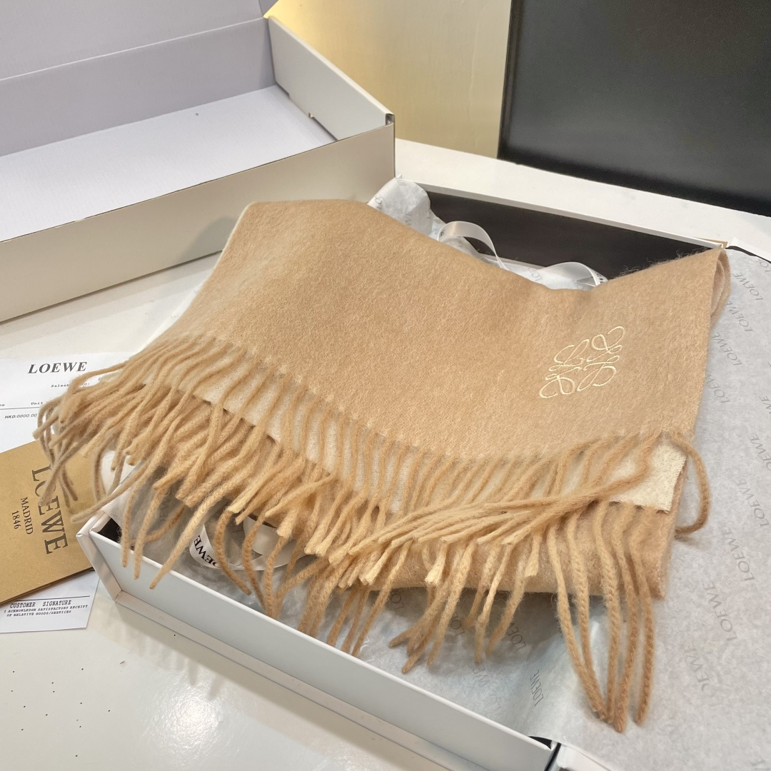 Loewe罗意威今年最新的订单(讲真，送人自用百分推荐)SviP推荐(自留.品质绝对放心).真心觉得可以