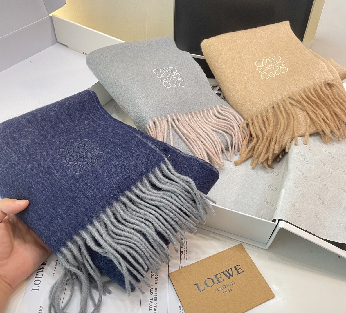 Loewe罗意威今年最新的订单(讲真，送人自用百分推荐)SviP推荐(自留.品质绝对放心).真心觉得可以