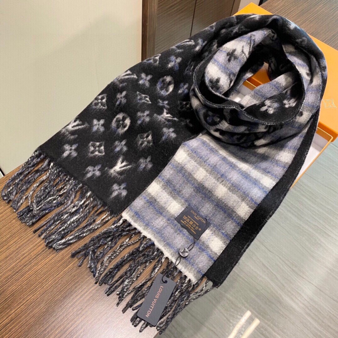 超级大爆款专柜同步 经典设计完美，若隐若现的lv标志，强烈推荐手慢无‼️千万别去专柜买‼️代购就要380