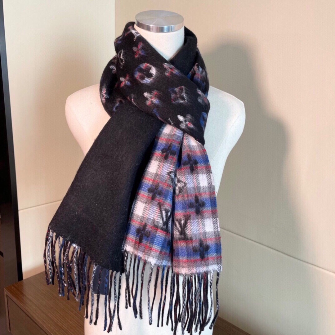 超级大爆款专柜同步 经典设计完美，若隐若现的lv标志，强烈推荐手慢无‼️千万别去专柜买‼️代购就要380