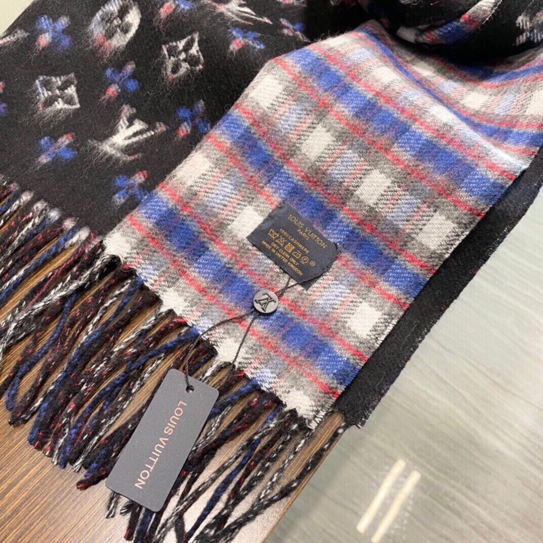 超级大爆款专柜同步 经典设计完美，若隐若现的lv标志，强烈推荐手慢无‼️千万别去专柜买‼️代购就要380