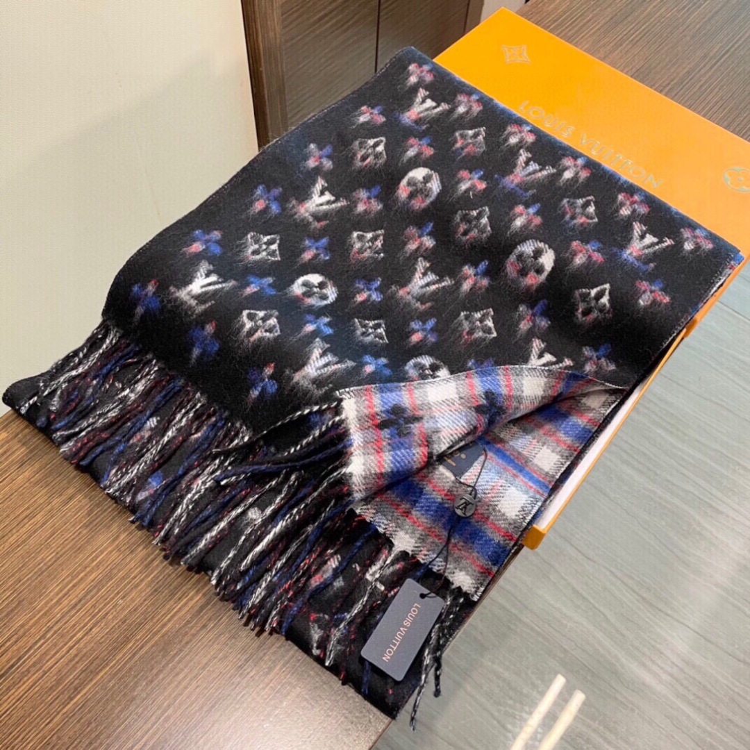 超级大爆款专柜同步 经典设计完美，若隐若现的lv标志，强烈推荐手慢无‼️千万别去专柜买‼️代购就要380