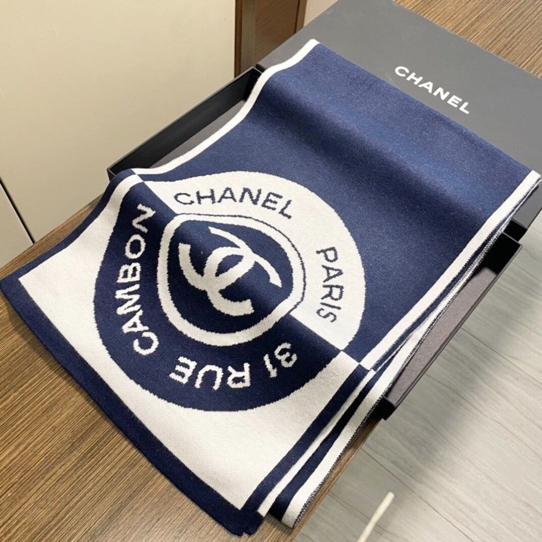 上新🔥香奈儿几何针织羊绒围巾💥手感好到爆👍品质一流的🎉真正的羊绒精品💥精湛绝伦的刺绣工艺和色彩搭配🎀让人