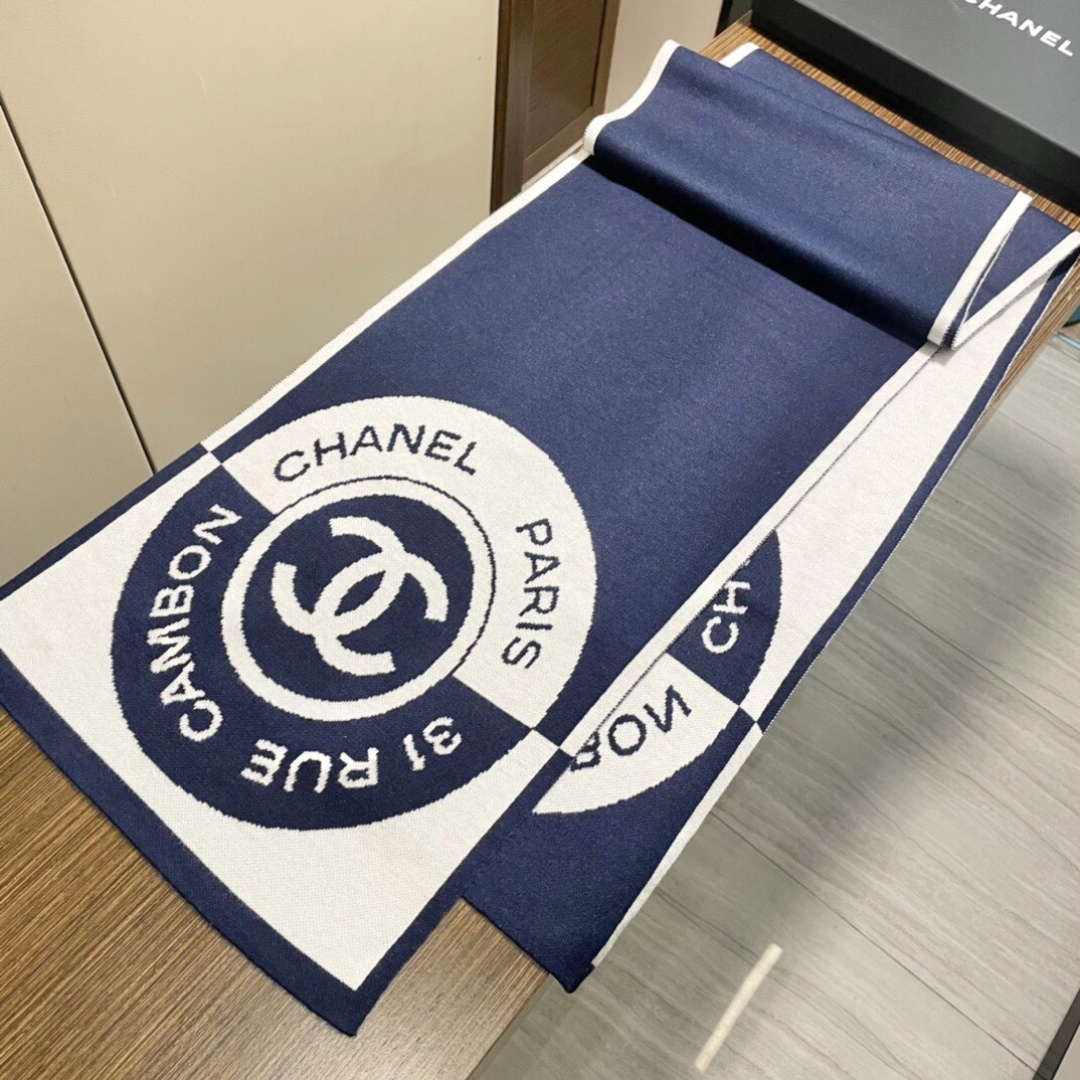 上新🔥香奈儿几何针织羊绒围巾💥手感好到爆👍品质一流的🎉真正的羊绒精品💥精湛绝伦的刺绣工艺和色彩搭配🎀让人