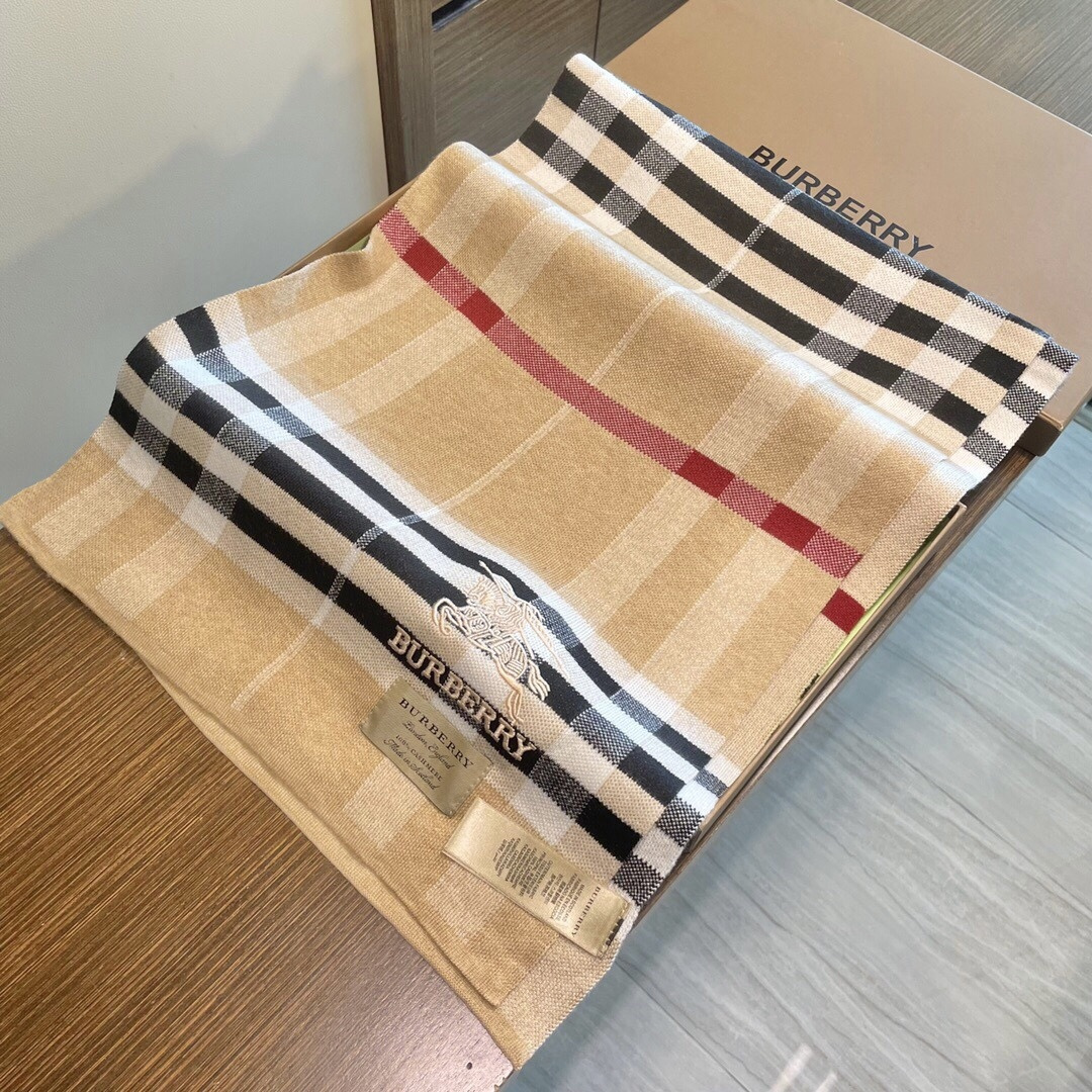 爆款上新 情侣款👍👍B家【经典战马】独家牛货🐂 奢华尽在尺寸之间，高端品质‼️具有超高羊绒品质才会被此品