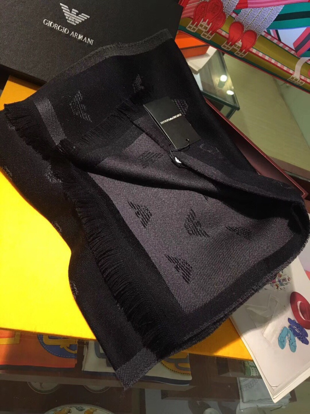 怒赞自留‼️家属福利，专柜同步在售，这个价格真的无敌超值！亲妈价格回馈~买到绝对值‼️Armani阿玛尼