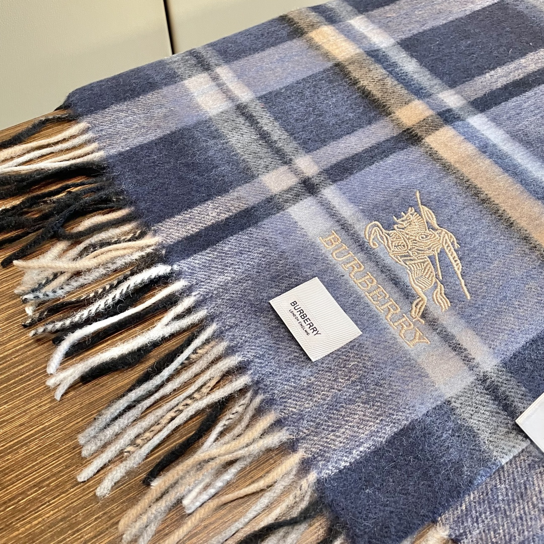 【巴宝莉】欧洲羊绒男女款发售，👊顶级原单正品尾货🌲，明星同款，🎩优雅温和的时尚之美，穿上有型，🆚在任何场