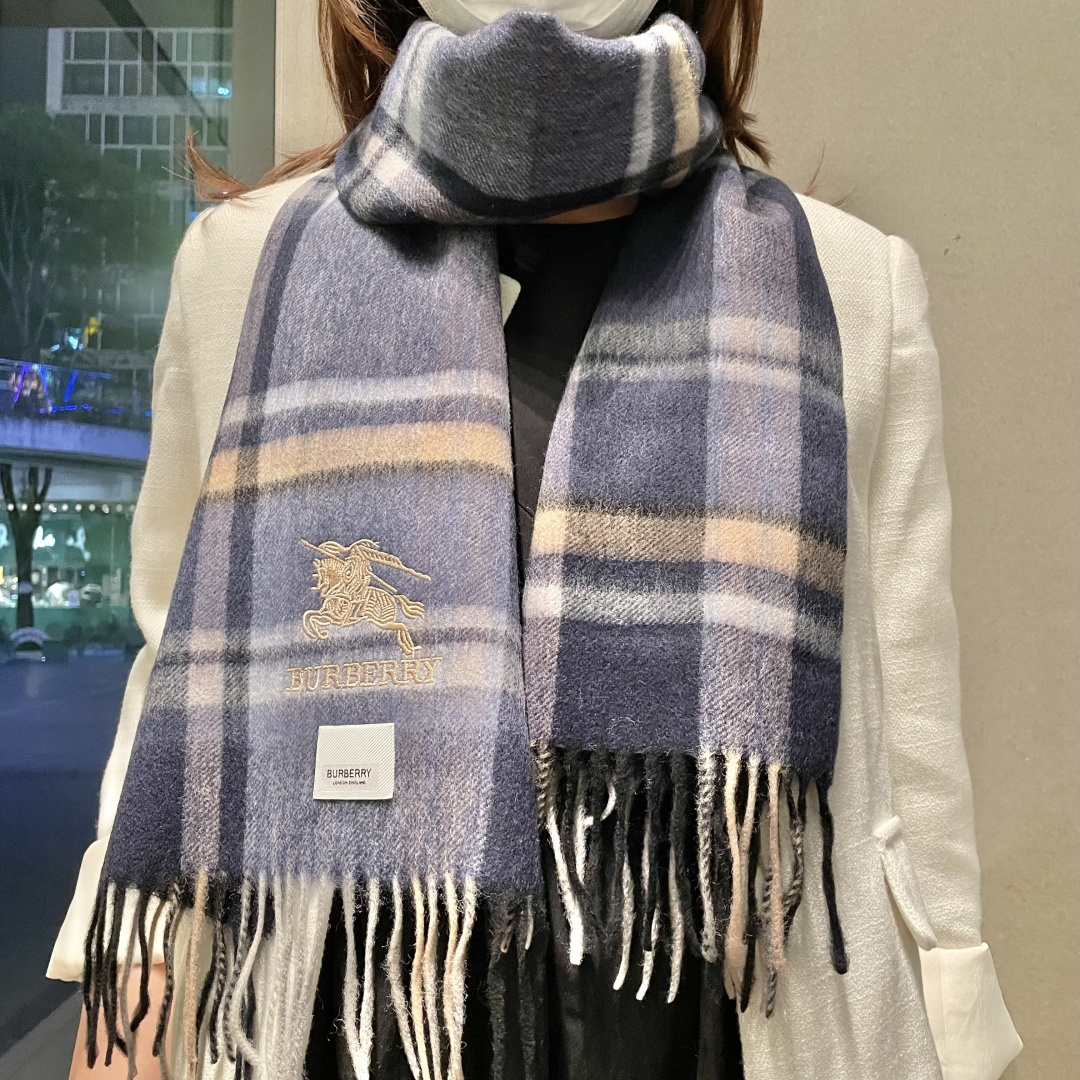 【巴宝莉】欧洲羊绒男女款发售，👊顶级原单正品尾货🌲，明星同款，🎩优雅温和的时尚之美，穿上有型，🆚在任何场