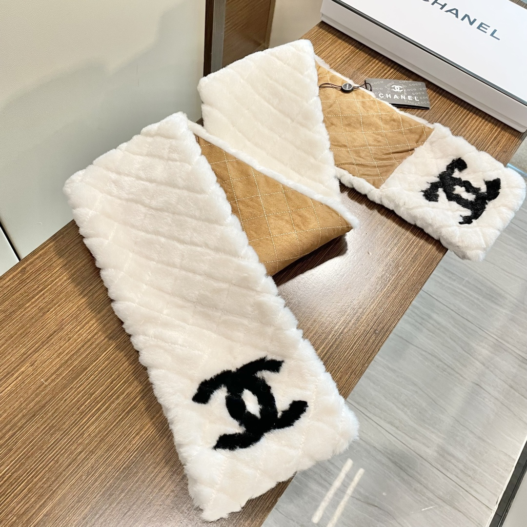 【▪️超级保暖Chanel秋冬新款！！！】简约奢华大气白富美，进口人工皮草和羊绒的结合，高级的范畴已不只