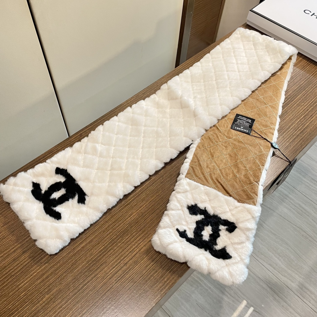 【▪️超级保暖Chanel秋冬新款！！！】简约奢华大气白富美，进口人工皮草和羊绒的结合，高级的范畴已不只