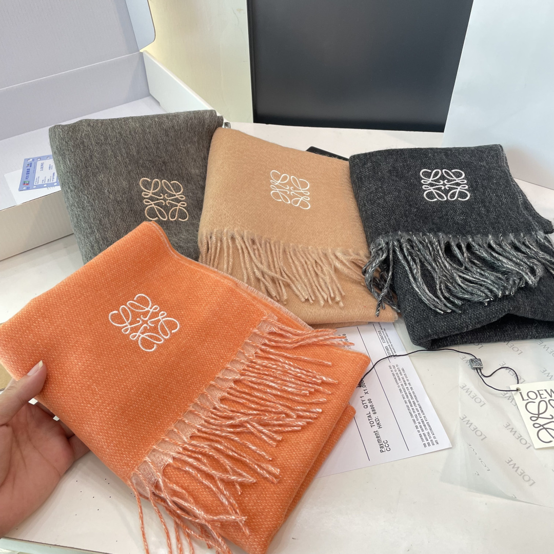 👑👑顶级原单中性款‼️罗意威 很幸運拿到這個品牌的東西，真的不多見，很少在國內做訂單，款式真的少的可怜❗