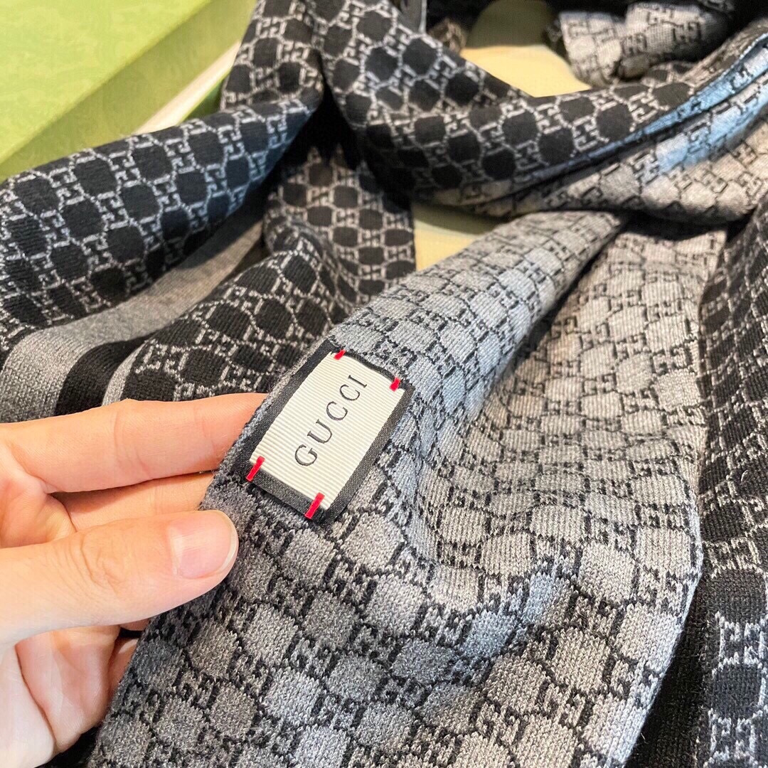 💋专柜最新款💨古奇火爆来袭💥🎊顶级色织工艺。此工艺只有大牌纯正代工厂才有的工艺‼️100%顶级针织加羊绒