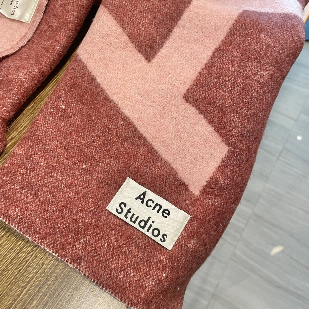 【acne大字母披肩】今年最热的款 🚨🚨原单原厂出品 超级大logo 🎆🎆双面三色纱提花工艺 🎟🎟波普艺