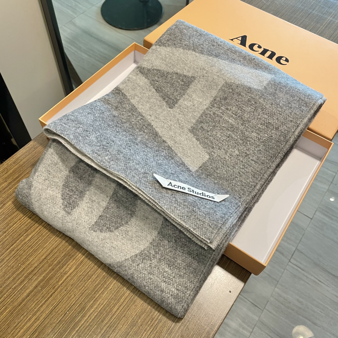 【acne大字母披肩】今年最热的款 🚨🚨原单原厂出品 超级大logo 🎆🎆双面三色纱提花工艺 🎟🎟波普艺