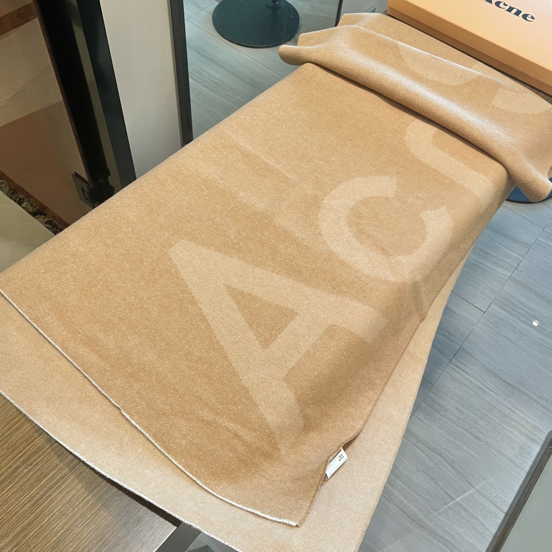 【acne大字母披肩】今年最热的款 🚨🚨原单原厂出品 超级大logo 🎆🎆双面三色纱提花工艺 🎟🎟波普艺