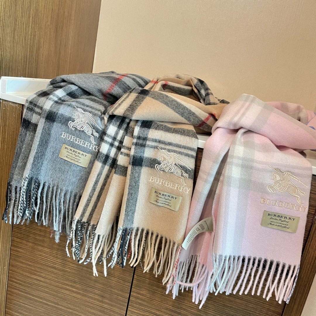 爆款‼️顶级高尖端巴宝利供迪拜出口货‼️】🎀男士女士围巾新品✨羊绒经典条纹编织👐围巾♨️高尖端产物⚠️经