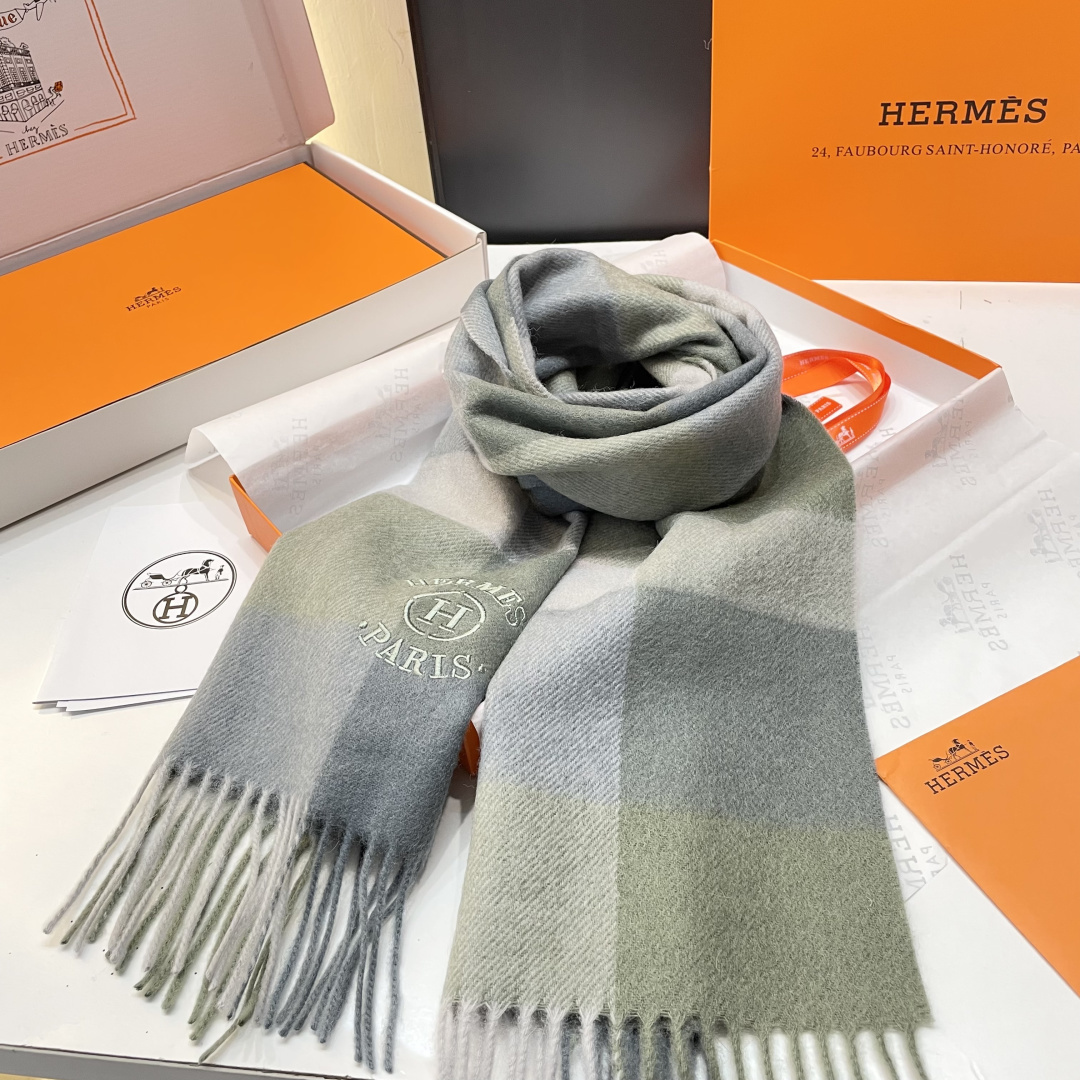 爆款推荐⚠️爱马仕好看到尖叫‼️顶级山羊绒款☀☁️‼️💯非常赞的情侣款围巾💟💟💟此款是专柜限量款👍💋顶级