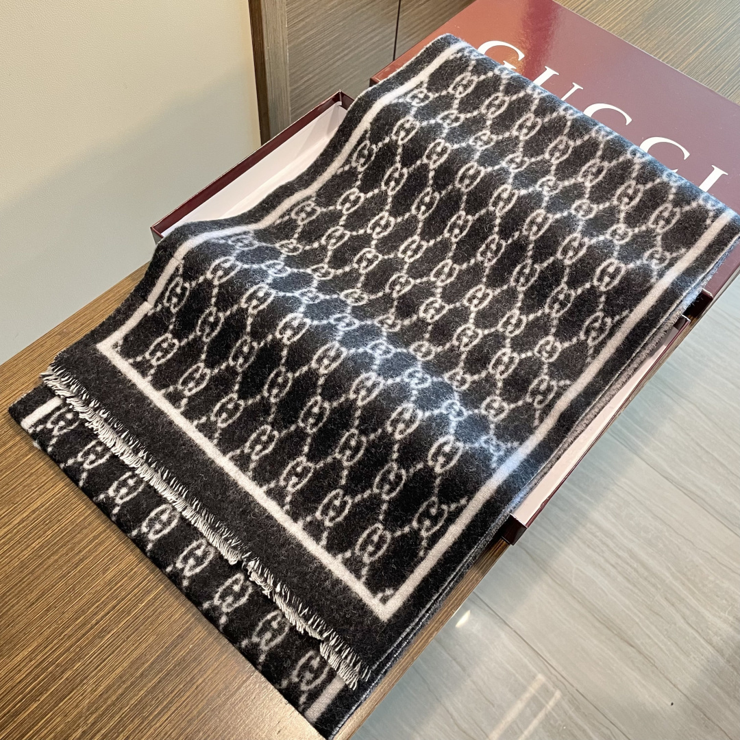 古奇【双G提花双面】款式经典，男女都可以 大方时髦，不过时，随便什么时候拿出来戴都好看。Gucci这款限