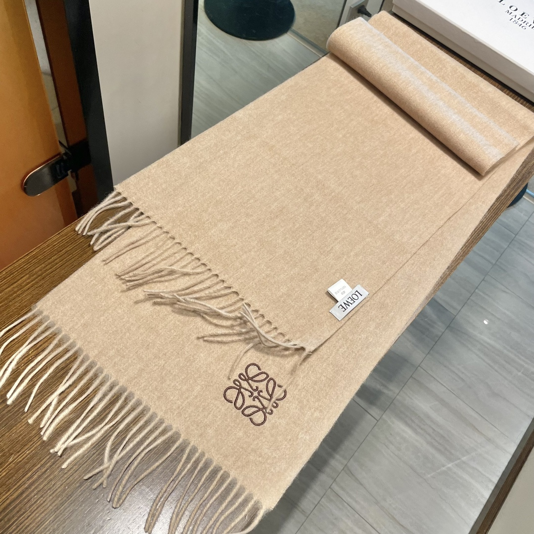 Loewe罗意威今年最新的订单(讲真，送人自用百分推荐)SviP推荐(自留.品质绝对放心).真心觉得可以