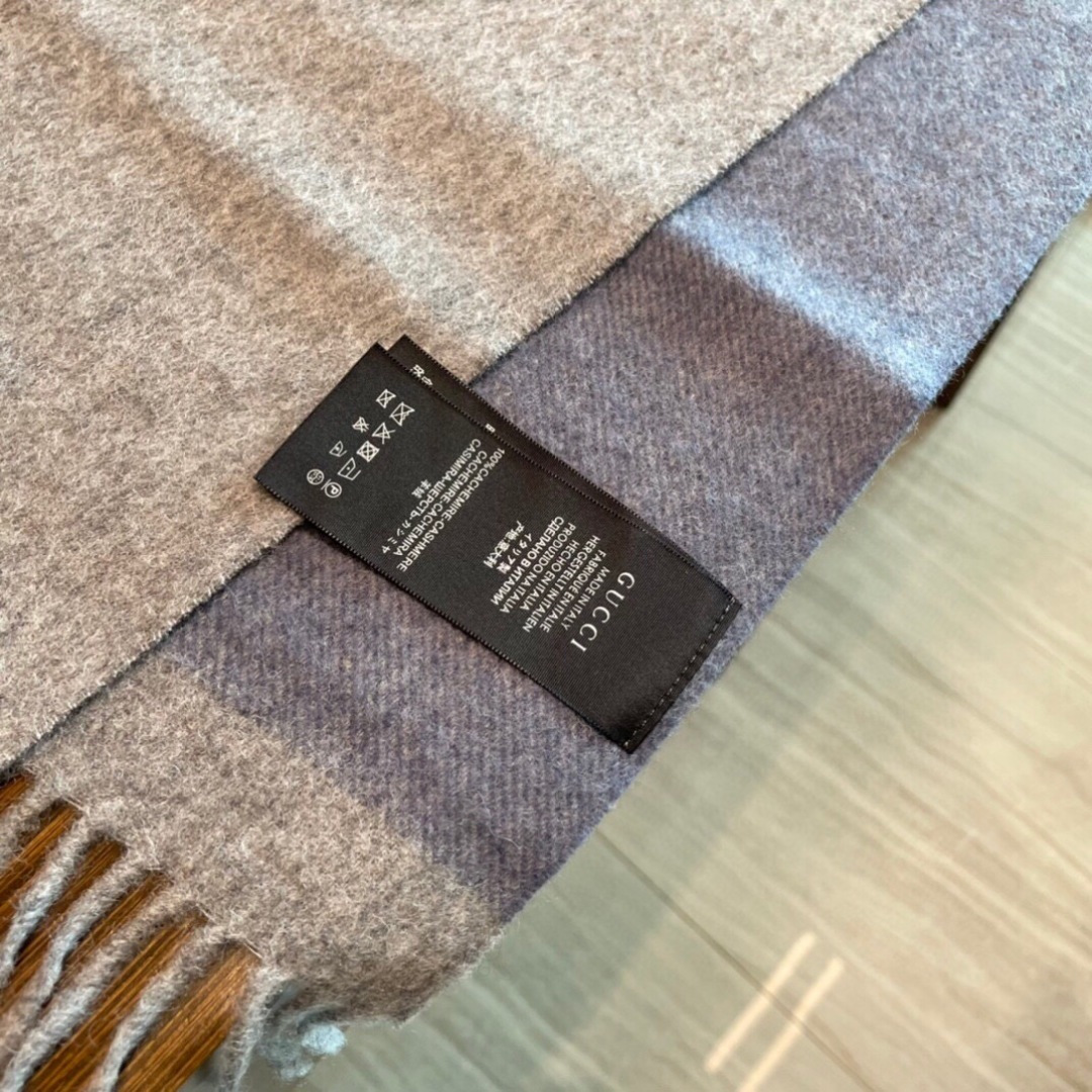 爆款到货古奇经典男女通用围巾👑柔和舒适的围巾带来今季最温暖贴心呵护❤️最顶级的品质❤️羊绒线织出漂亮精致