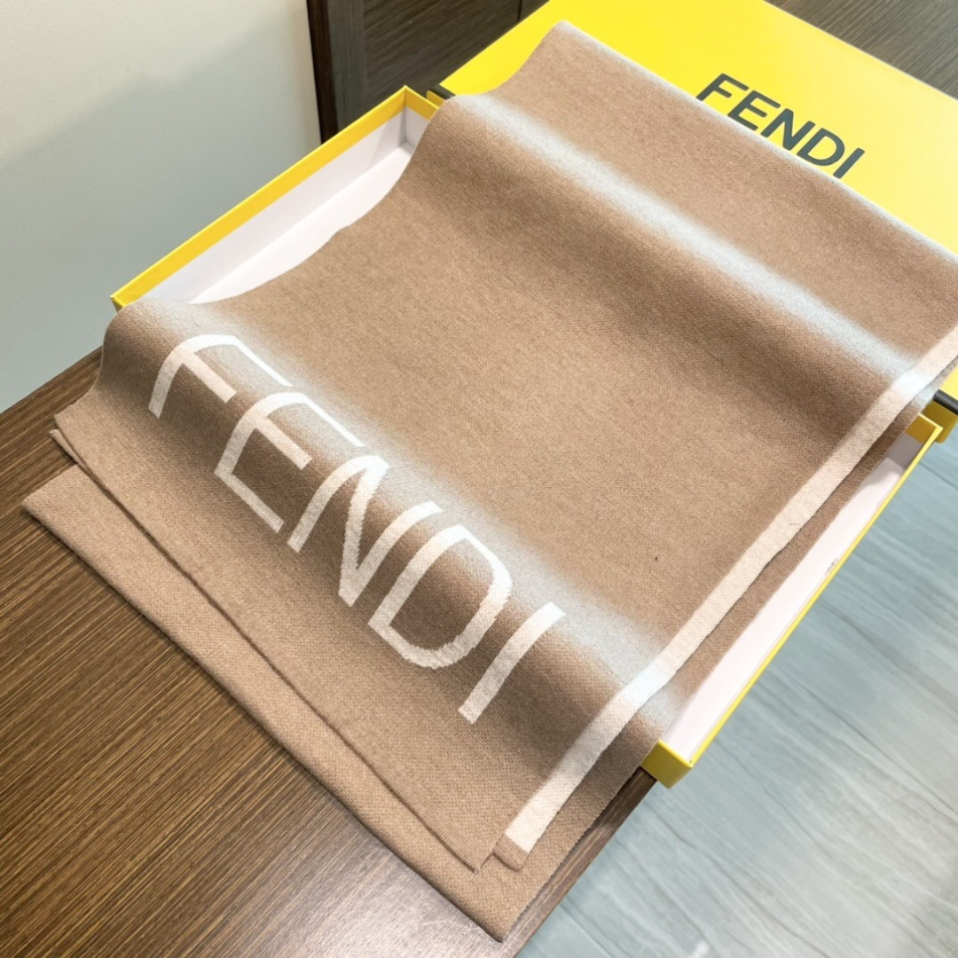 爆款上新 情侣款👍👍F家独家牛货🐂 奢华尽在尺寸之间，高端品质‼️具有超高羊绒品质才会被此品牌青睐‼️这