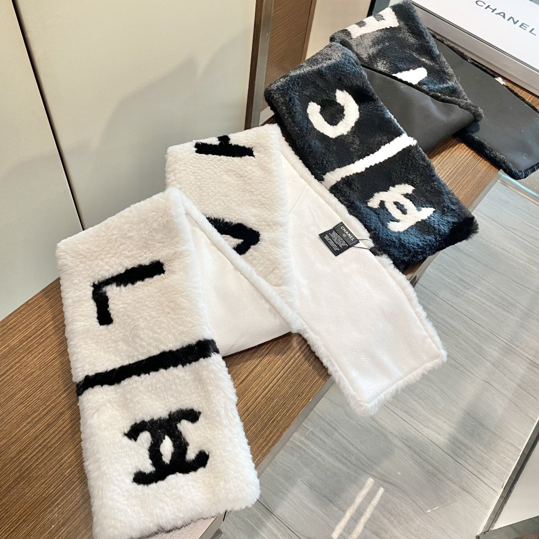 【▪️超级保暖Chanel秋冬新款！！！】简约奢华大气白富美，进口人工皮草和羊绒的结合，高级的范畴已不只