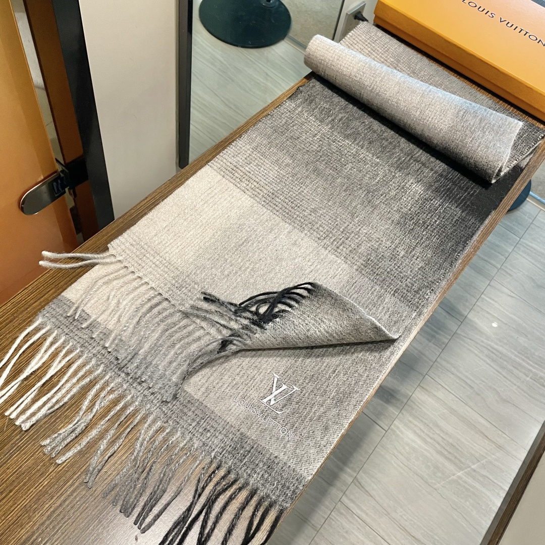 【▪️怒赞推荐‼️高端男士款~】超级无敌赞的男士羊绒围巾！！ZG同步在售，这个价格真的无敌超值！亲妈价格