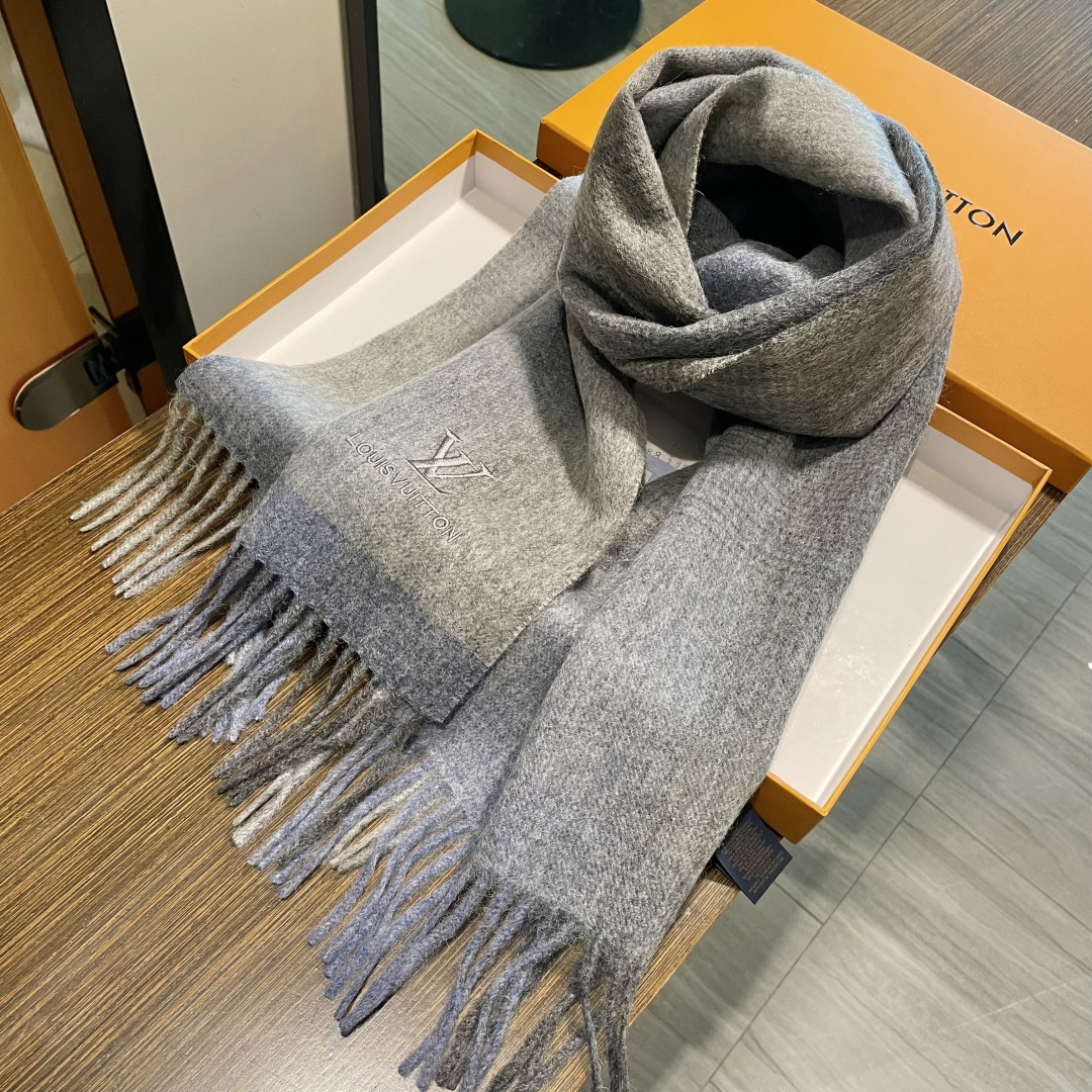 【▪️怒赞推荐‼️高端男士款~】超级无敌赞的男士羊绒围巾！！ZG同步在售，这个价格真的无敌超值！亲妈价格