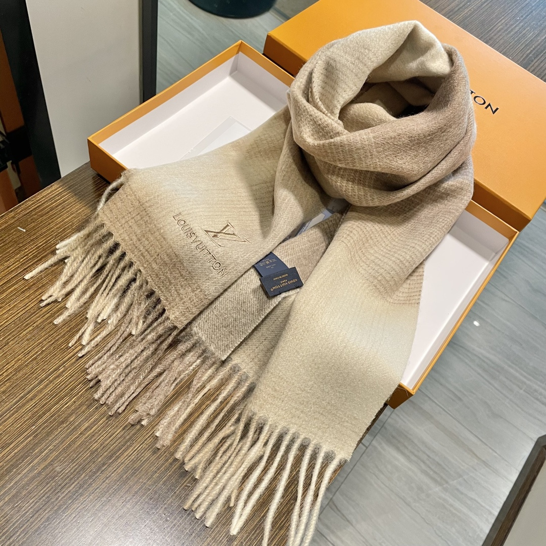 【▪️怒赞推荐‼️高端男士款~】超级无敌赞的男士羊绒围巾！！ZG同步在售，这个价格真的无敌超值！亲妈价格