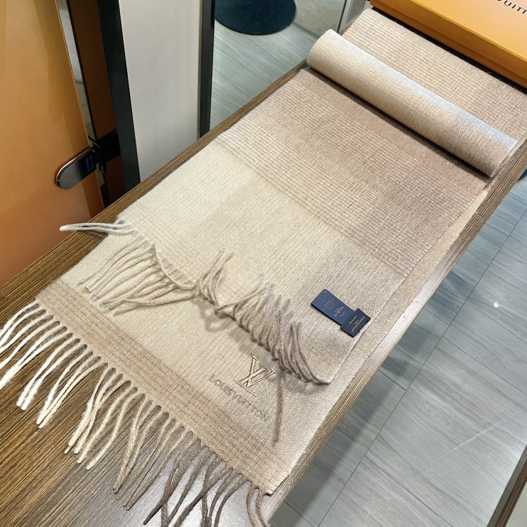 【▪️怒赞推荐‼️高端男士款~】超级无敌赞的男士羊绒围巾！！ZG同步在售，这个价格真的无敌超值！亲妈价格