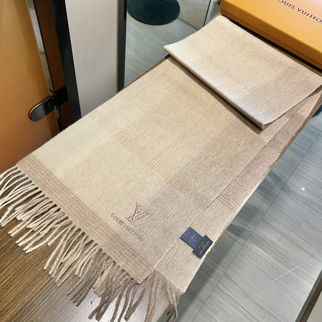 【▪️怒赞推荐‼️高端男士款~】超级无敌赞的男士羊绒围巾！！ZG同步在售，这个价格真的无敌超值！亲妈价格