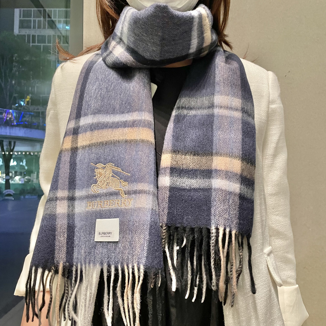 【巴宝莉】欧洲羊绒男女款发售，👊顶级原单正品尾货🌲，明星同款，🎩优雅温和的时尚之美，穿上有型，🆚在任何场