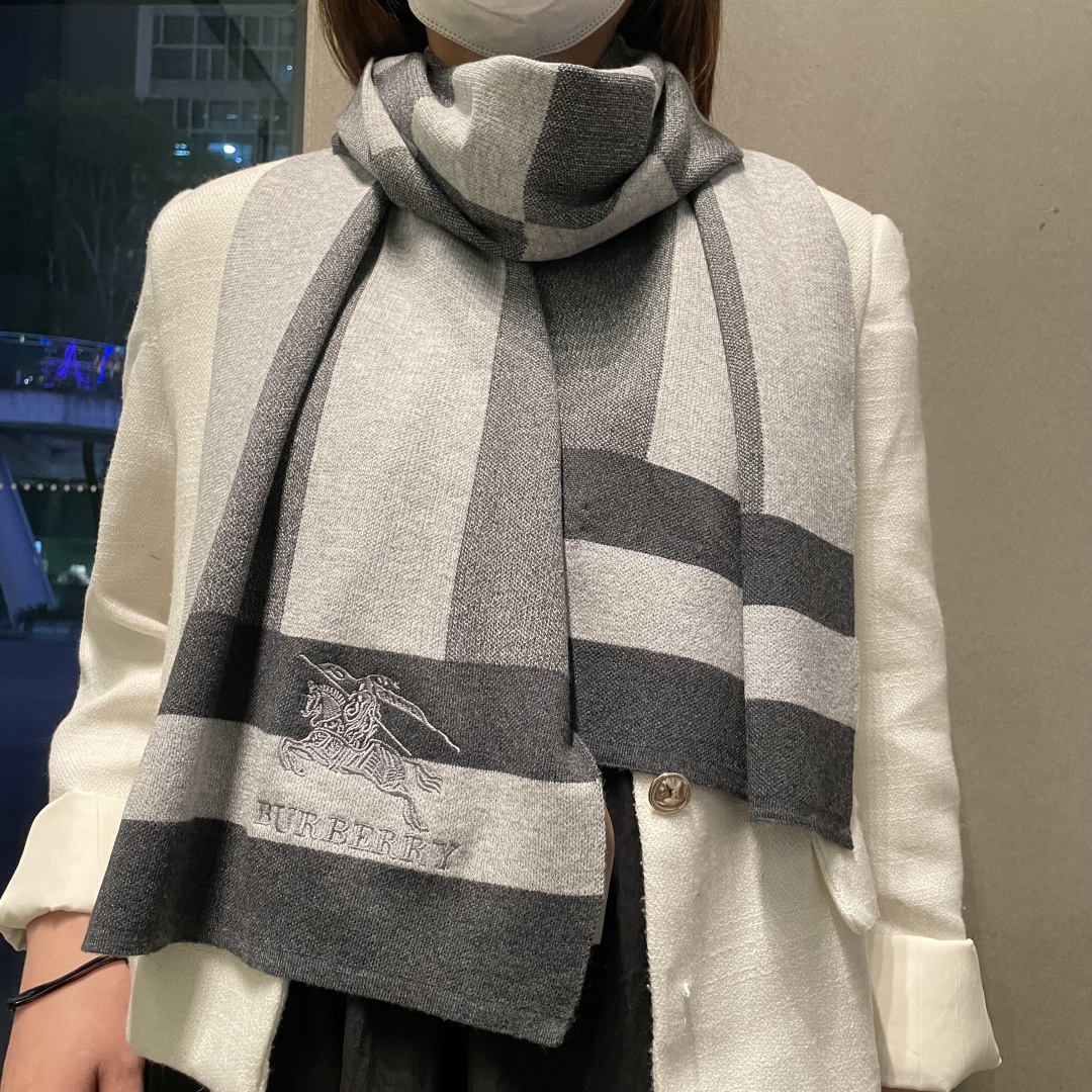 爆款上新 情侣款👍👍B家【经典战马】独家牛货🐂 奢华尽在尺寸之间，高端品质‼️具有超高羊绒品质才会被此品