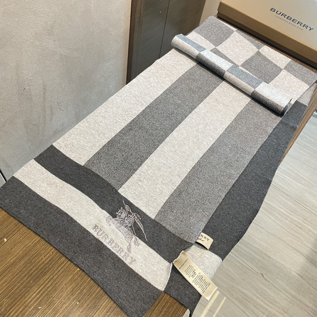 爆款上新 情侣款👍👍B家【经典战马】独家牛货🐂 奢华尽在尺寸之间，高端品质‼️具有超高羊绒品质才会被此品