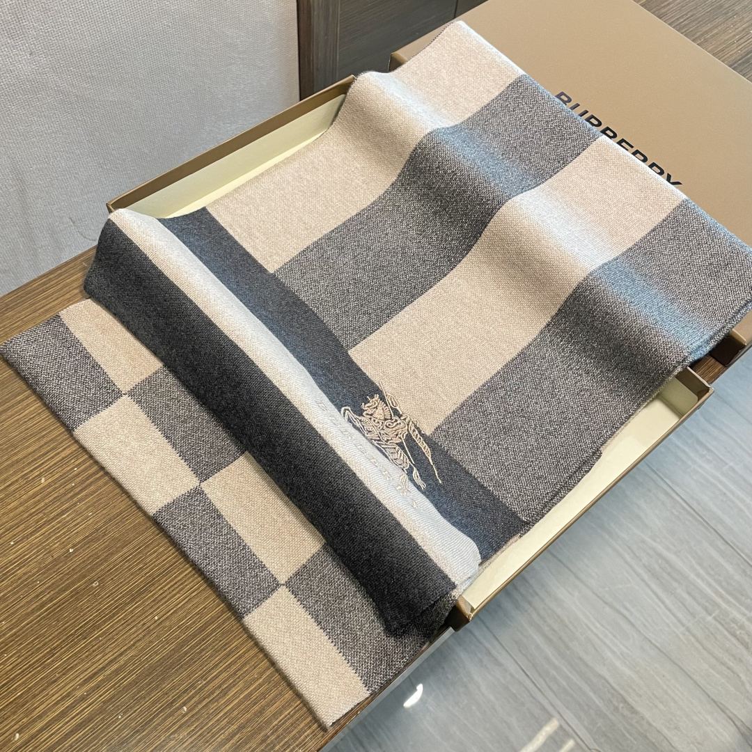 爆款上新 情侣款👍👍B家【经典战马】独家牛货🐂 奢华尽在尺寸之间，高端品质‼️具有超高羊绒品质才会被此品