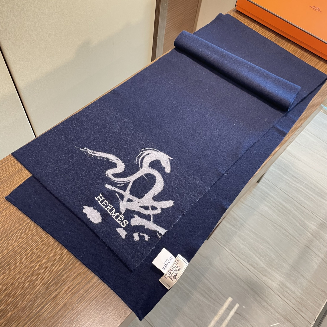爱马仕百分百纯羊绒长巾👏💙顶级原单正品旷世绝美，顶级高端货👼【绝对值得珍藏👍】专柜限量哦‼️有钱都很难订