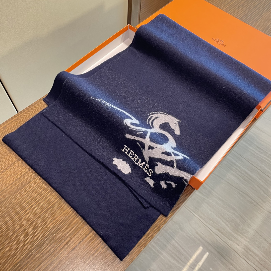 爱马仕百分百纯羊绒长巾👏💙顶级原单正品旷世绝美，顶级高端货👼【绝对值得珍藏👍】专柜限量哦‼️有钱都很难订
