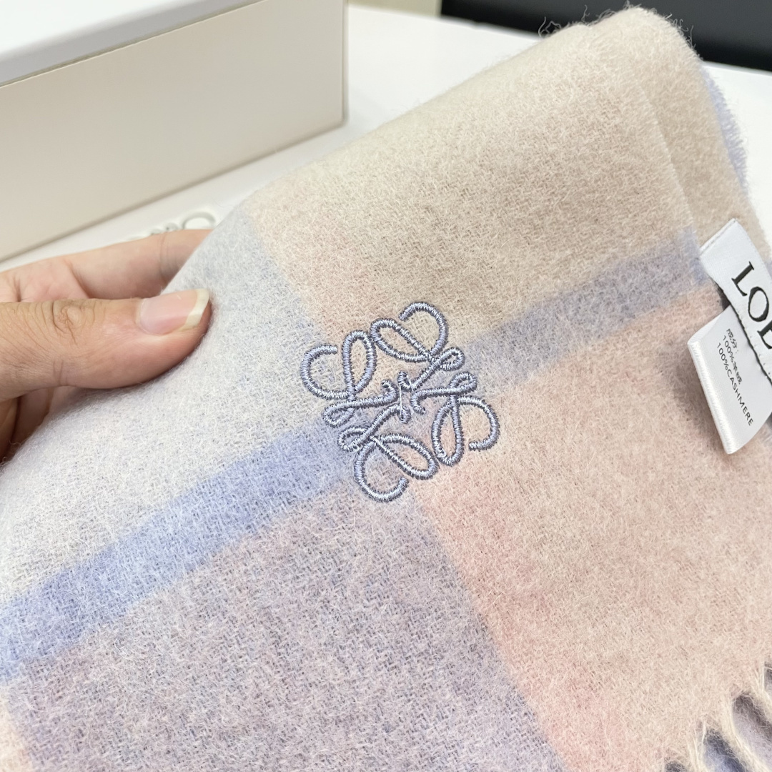 Loewe罗意威今年最新的订单(讲真，送人自用百分推荐)SviP推荐(自留.品质绝对放心).真心觉得可以