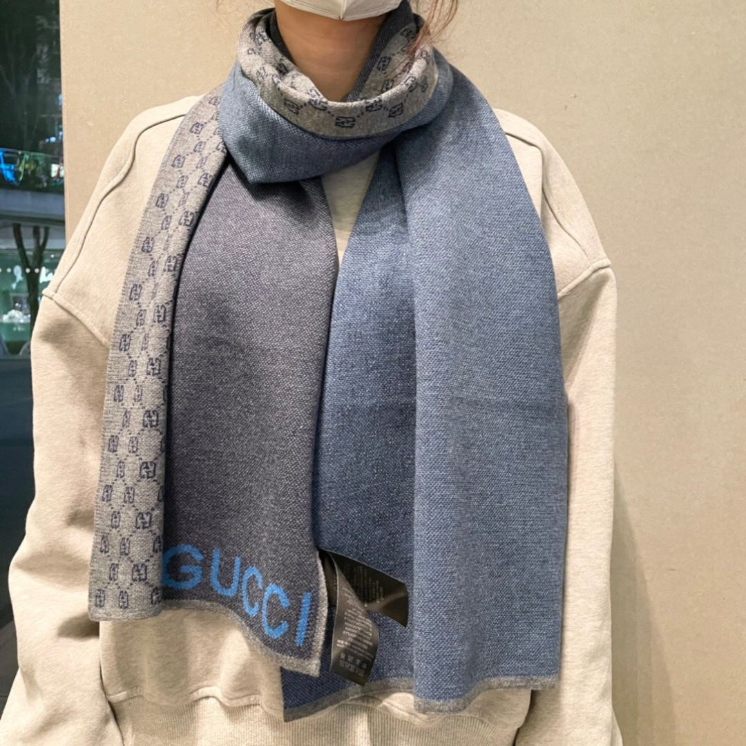 爆款到货古奇男女通用针织围巾👑柔和舒适的羊毛带来今季最温暖贴心呵护❤️最顶级的品质❤️羊绒线织出漂亮精致