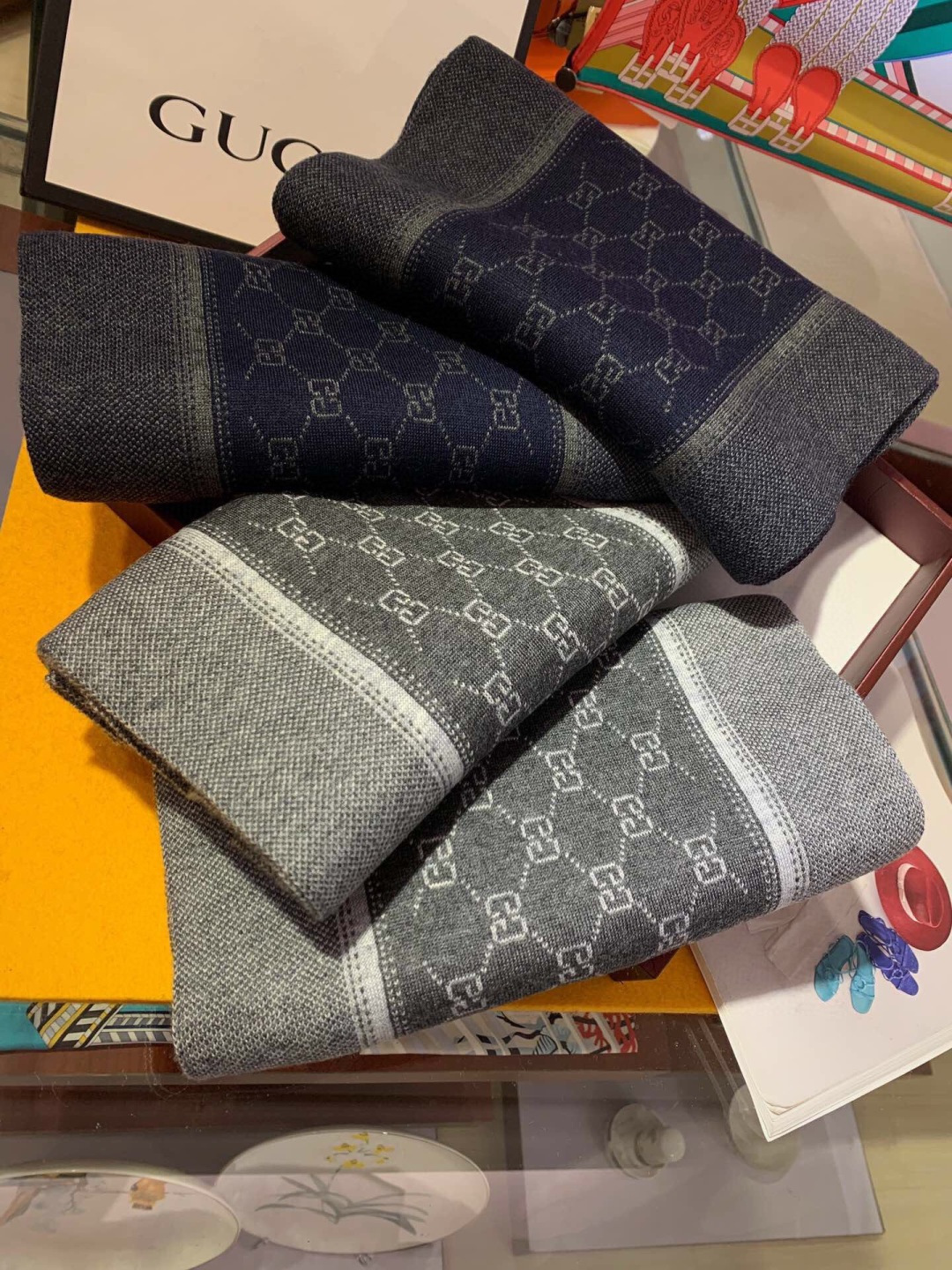 非常稳👍▪️我们的男款围巾且买且珍惜~~男款真的很少，一年也就出几款，都是出口订单所以比较难遇。男人的东