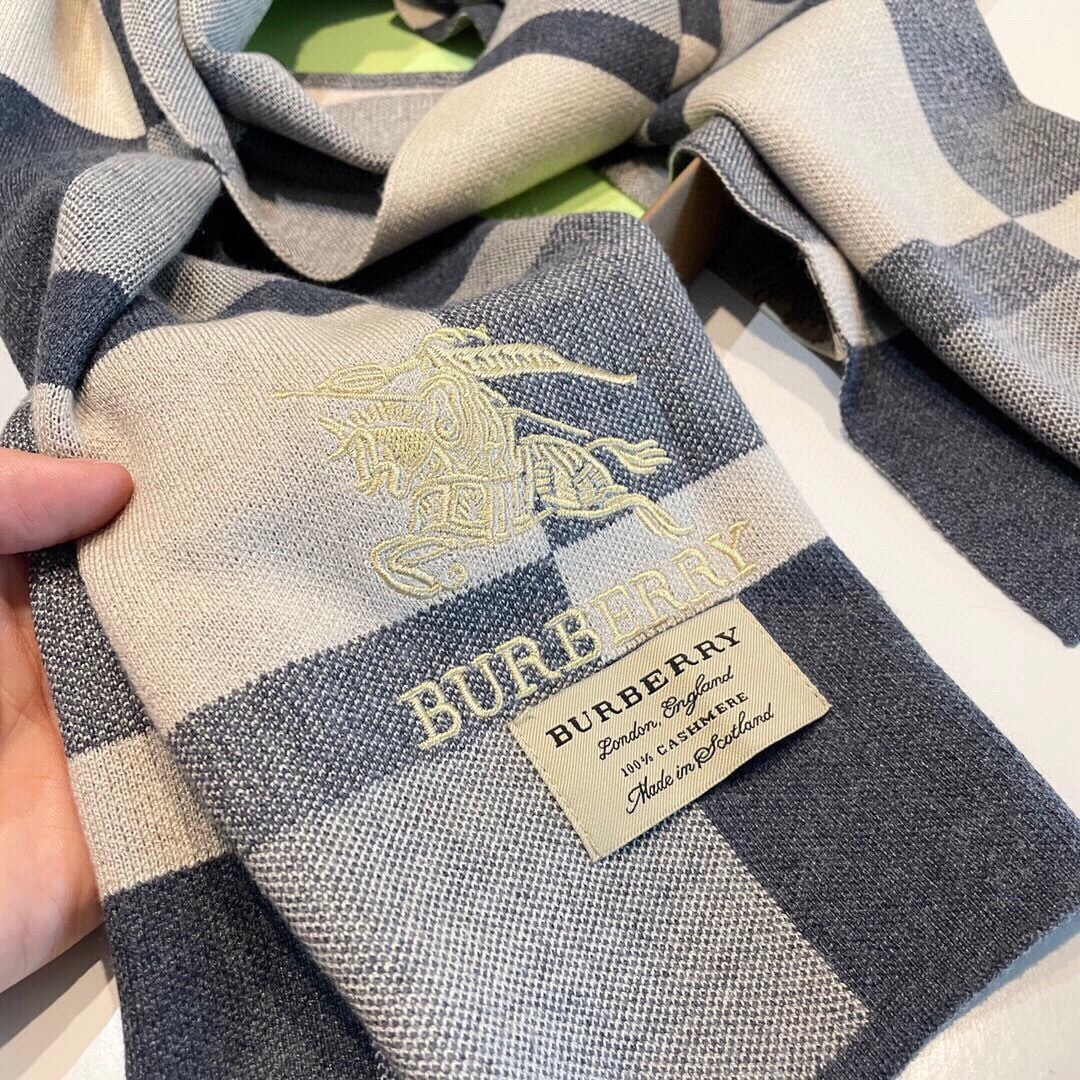 爆款上新 情侣款👍👍B家【经典战马】独家牛货🐂 奢华尽在尺寸之间，高端品质‼️具有超高羊绒品质才会被此品