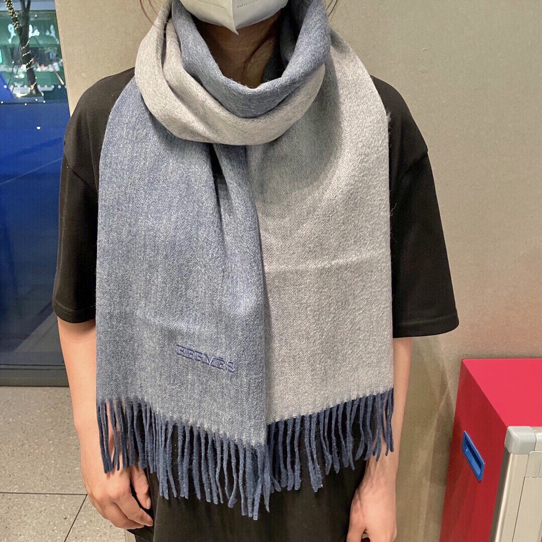 新色到❤️ 怒推走量双面爱马仕新款🎊重磅推荐🎊官网最新款💥 100%顶级山羊绒材质。非常保暖👑 柔软亲肤